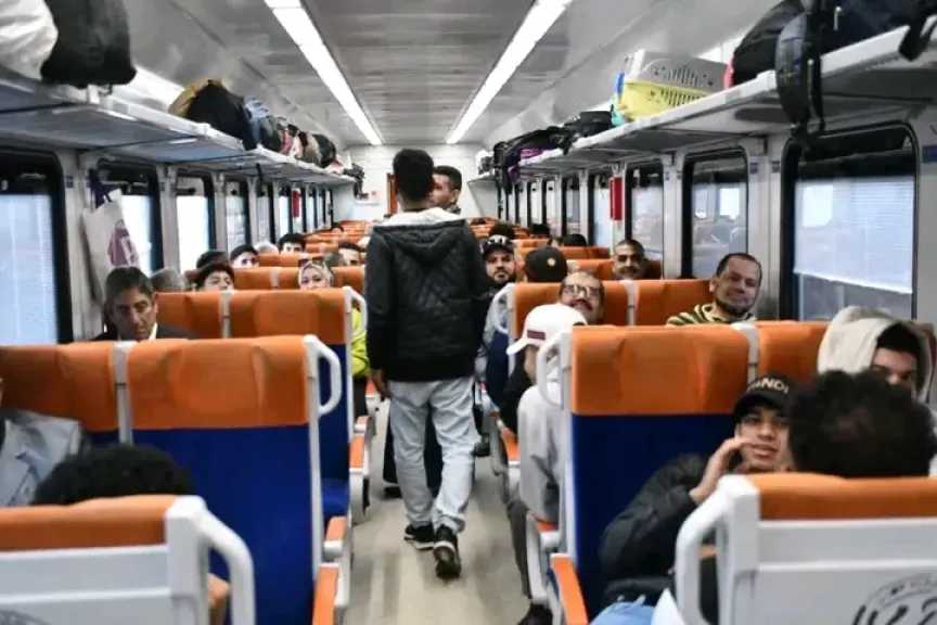 إقبال جماهيري ملحوظ على قطار النزهة لقضاء عطلة شم النسيم بالإسكندرية 