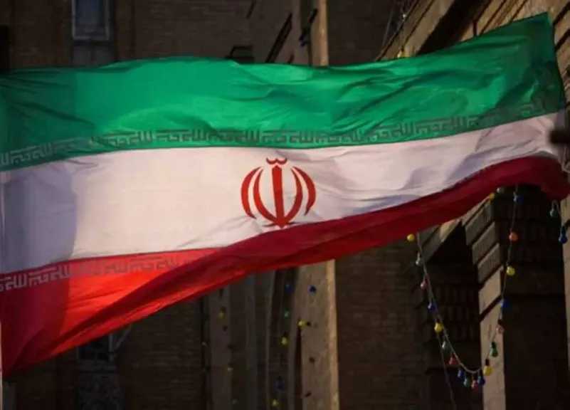 إيران تمدد التعليم عن بُعد في جميع المدارس حتى إشعار آخر 