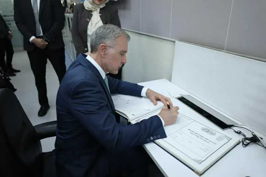 عقب لقائه الإمام الأكبر.. أمير رومانيا يتفقد مرصد الأزهر وأروقة الجامع 