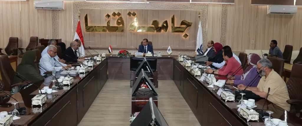 رئيس جامعة قنا يعلن البدء في تنفيذ مشروع مستشفى الباطنة 