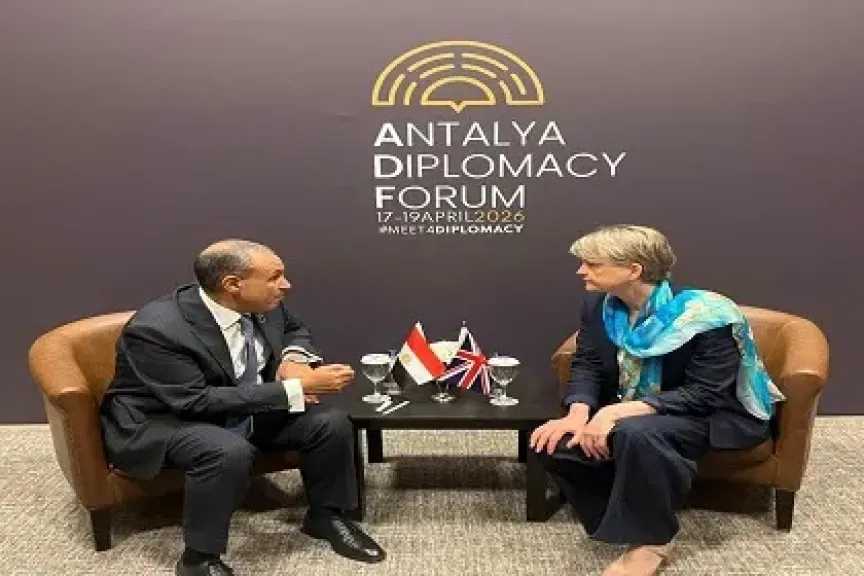 وزير الخارجية يبحث مع نظيرته البريطانية سبل دعم العلاقات الثنائية ومستجدات الوضع الإقليمي 