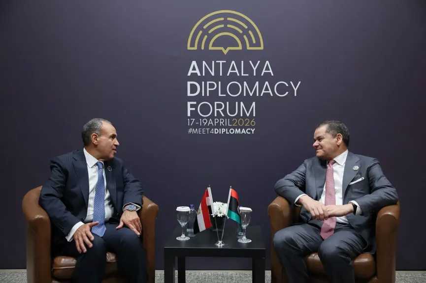 وزير الخارجية يلتقى مع رئيس حكومة الوحدة الوطنية الليبية 