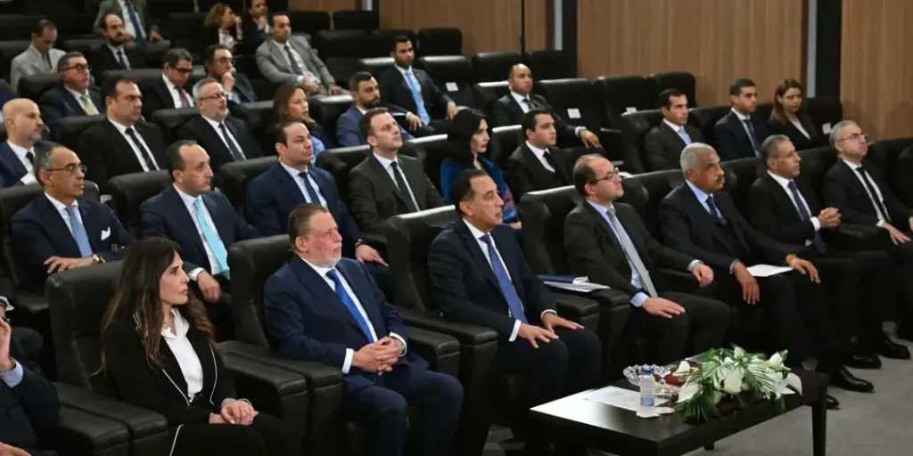 رئيس الوزراء يشهد الإعلان عن تفاصيل مشروع (The Spine) بمدينة القاهرة الجديدة باستثمارات تتجاوز 1.4 تريليون جنيه 