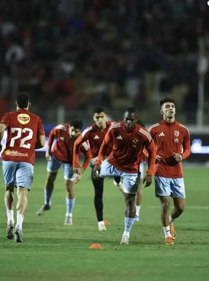 مكالمة حاسمة بين سيد عبد الحفيظ وأكرم توفيق.. والراتب كلمة السر في عودته للأهلي 