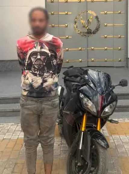 كشف ملابسات سرقة دراجة نارية في دار السلام وضبط المتهم خلال ساعات 