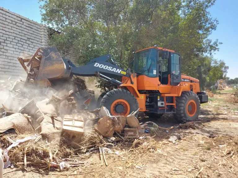 إزالة تعدٍ بالبناء المخالف في الزينية قبلي ضمن جهود حماية أراضي الدولة 