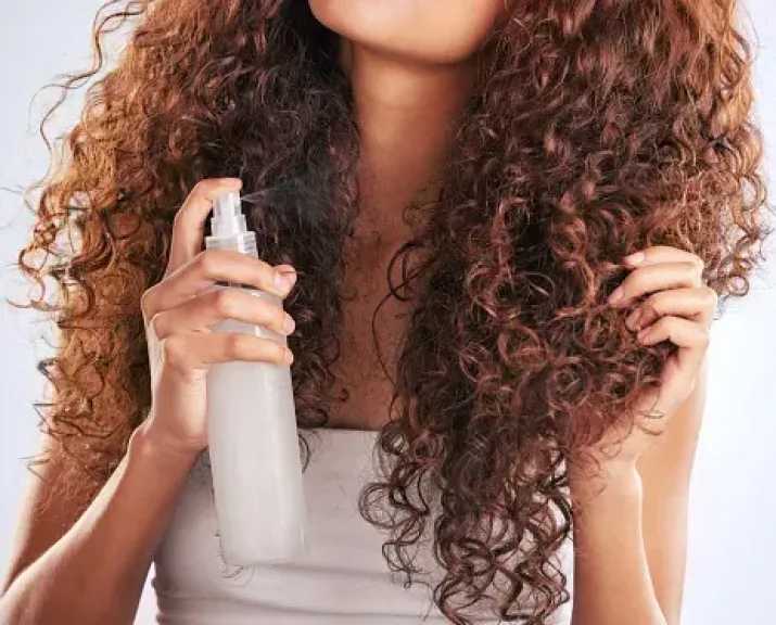 طرق فعالة لترطيب الشعر.. تفاصيل 