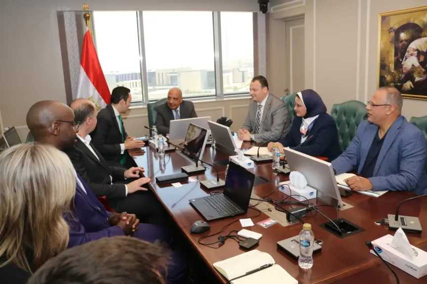 وزير الكهرباء يبحث مع سكاتك النرويجية استثمارات جديدة في مجالات الطاقات المتجددة 