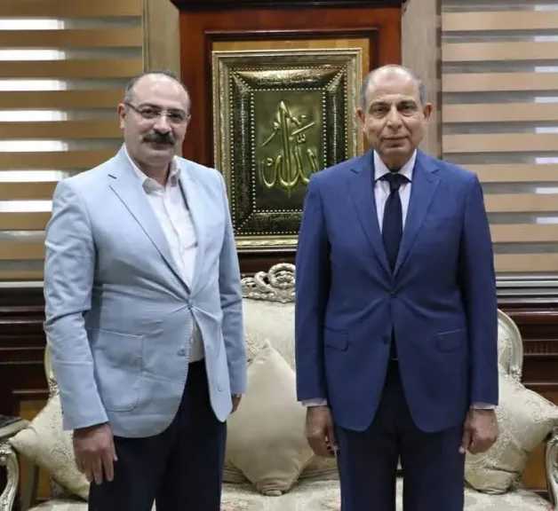 محافظ المنيا يستقبل نائب الشيوخ طاهر فتح الباب ويوافق على مطالب خدمية وتنموية لأهالي مطاي 