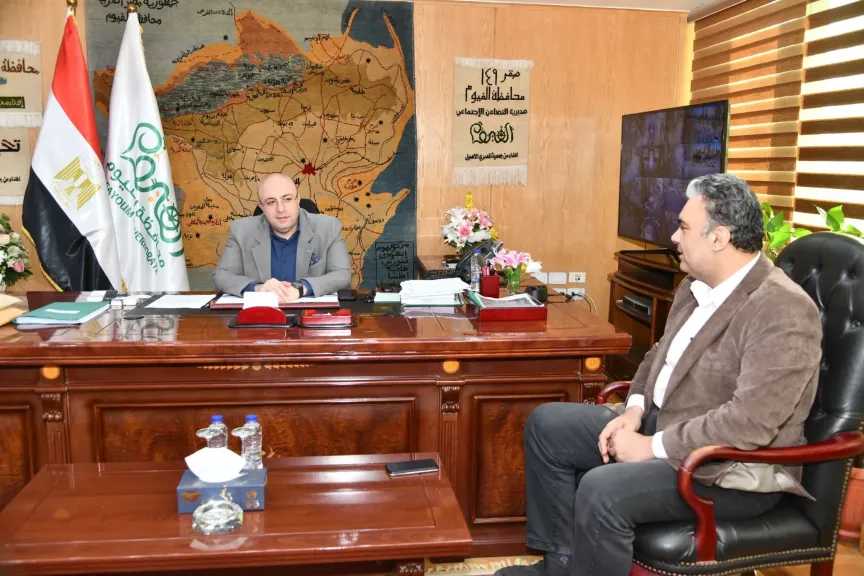 محافظ الفيوم يستقبل رئيس الإدارة المركزية للموارد المائية والري 