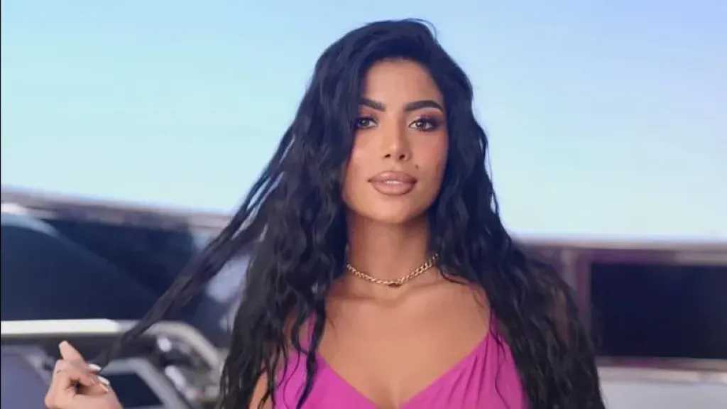 كارولين عزمي تتألق في أحدث ظهور 