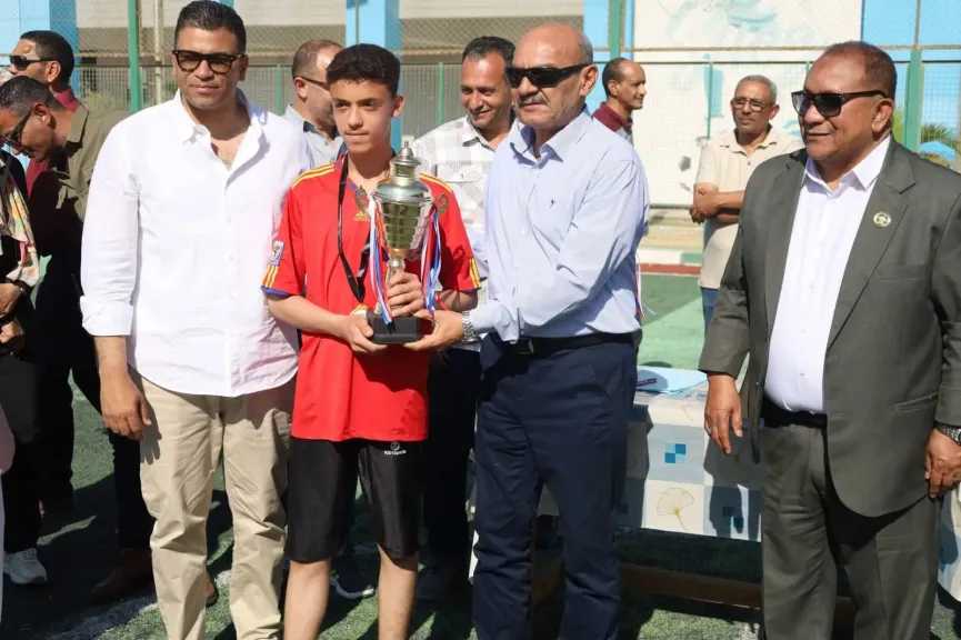محافظ السويس يشهد ختام مبادرة نجوم الملاعب لاكتشاف المواهب الرياضية بالمدارس 