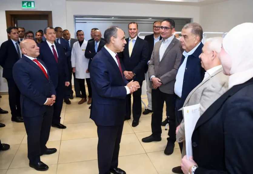 وزير الخارجية يطلق حملة للتبرع بالدم بمقر الوزارة لمستشفى 57357 