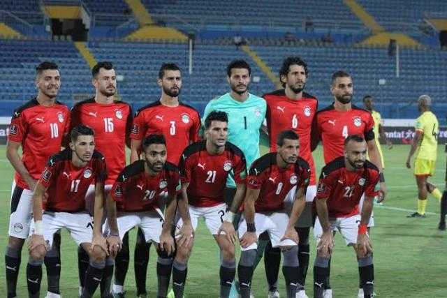 انطلاق مواجهة مصر وليبيا على ملعب برج العرب