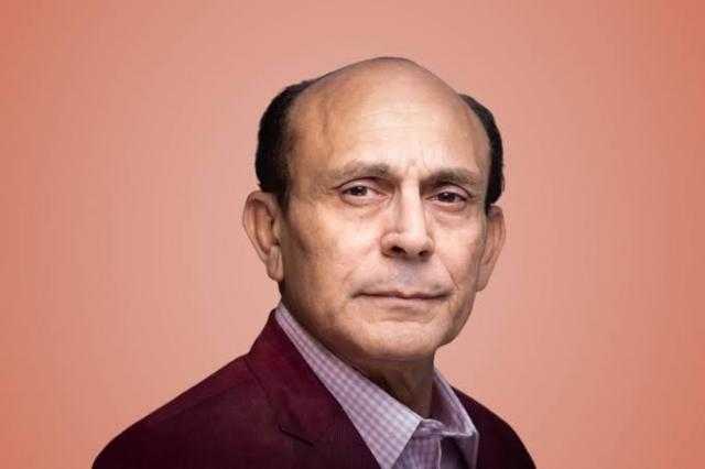 محمد صبحى: ”مسرحية نجوم الظهر تسلط الأضواء على الفنانيين الذين اختفوا عن الأضواء”