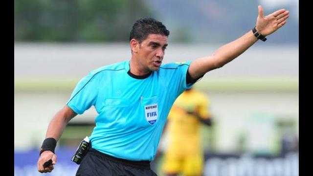 الفيفا يختار الحكم إبراهيم نور الدين لتمثيل مصر في كأس العالم العربي