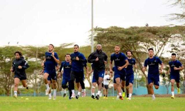 تدريبات بدنية للاعبي الزمالك في فندق الإقامة بكينيا