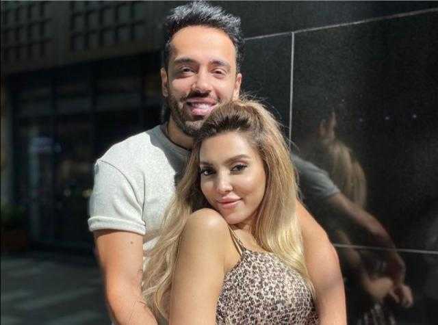 رامي جمال يعتذر لزوجته بعد هجوم رواد السوشيال ميديا بسبب تهنئة عيد ميلادها