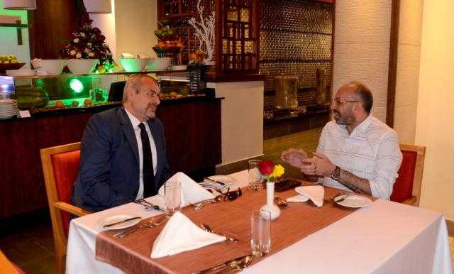 سفير مصر في كينيا يدعو بعثة الزمالك على العشاء
