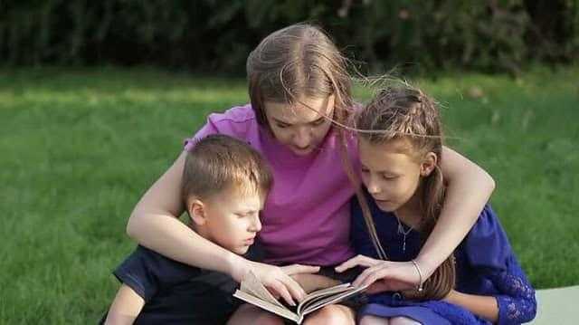 خبيرة تربوية تقدم نصائح للأمهات لتأهيل أطفالهم للدراسة