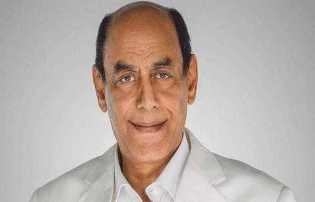 أحمد بدير: ”تلقيت خبر وفاة والدى وأنا بمثل على الرصيف”