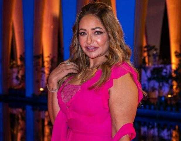 بالصورة.. ليلى علوى تتألق على السجادة الحمراء فى ثانى أيام مهرجان الجونة