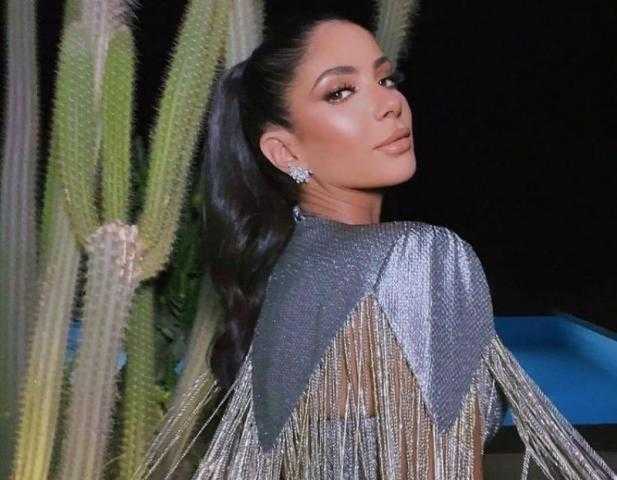 بالصورة.. منى زكى تتألق على السجادة الحمراء في ثالث أيام مهرجان الجونة