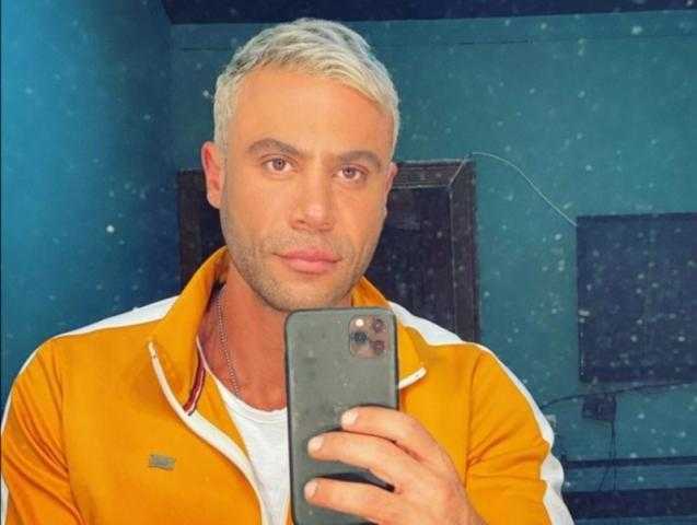 محمد إمام لجمهوره: ”أنتظروا مفاجآت فيلم عمهم”