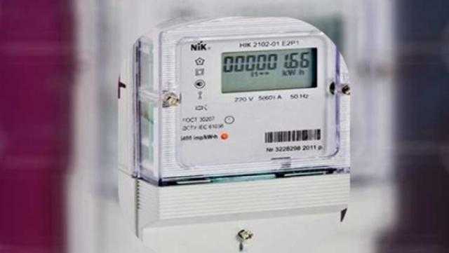 شركات توزيع الكهرباء تعاني نقص في العدادات الكودية.. الحكومة ترد