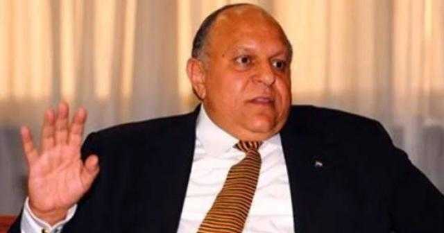 وزير التنمية الإدارية الأسبق: التعيينات الحكومية محدودة