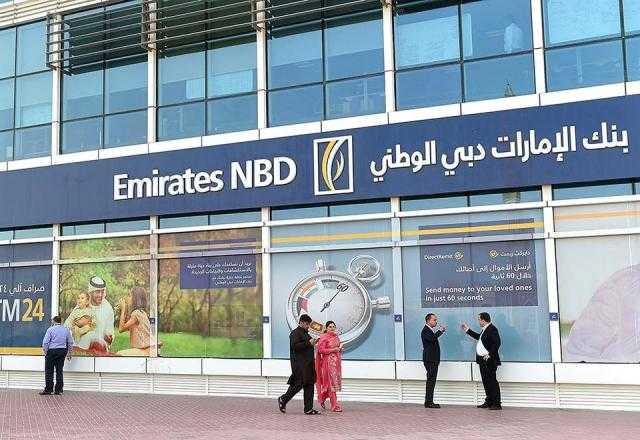 تفاصيل مبادرة بنك الإمارات دبي الوطني لتدريب موظفي الفروع على لغة الإشارة