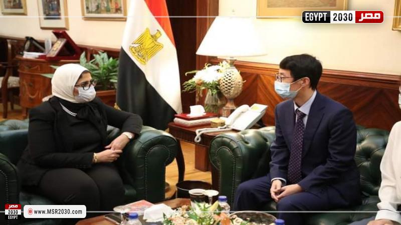 وزيرة الصحة وممثل شركة سينوفاك الصينية