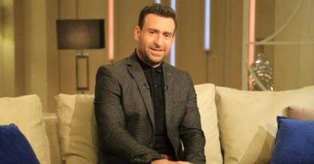 بعد أزمته الصحية.. نضال الشافعي يعود للساحة الفنية من خلال «ورا كل باب»