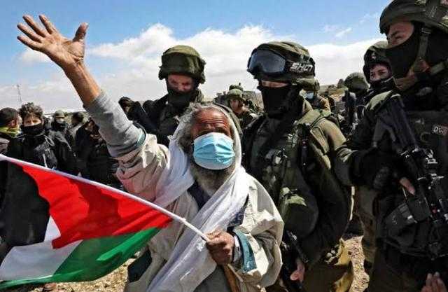 الاحتلال الإسرائيلي يعتقل 10 فلسطينيين