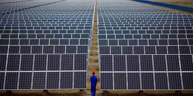 بطارية لتخزين الطاقة الشمسية يصل عمرها لـ20 عامًا.. «الكهرباء» توضح