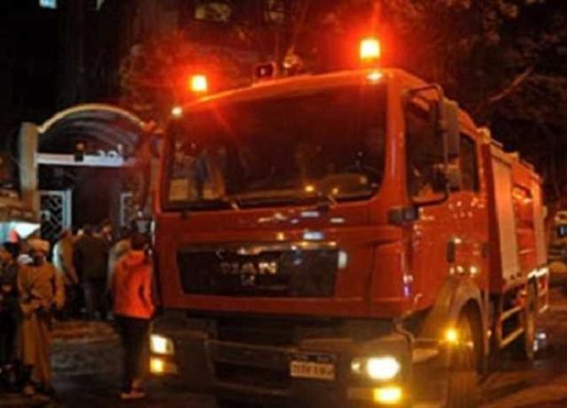 السيطرة على حريق محل تجاري بالوراق