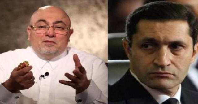 علاء مبارك لخالد الجندي:  «انت شوفت ملابس الفنانات فين؟»