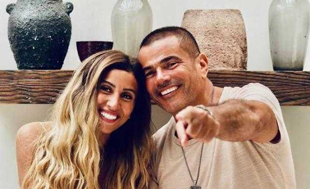 دينا الشربيني تثير الجدل بعد رقصها أمام عمرو دياب في فرح