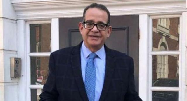 طارق عبد العزيز عضو مجلس الشيوخ