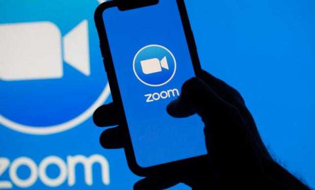 «زووم» تطرح ميزة تحويل الكلام إلى نصوص لجميع المستخدمين