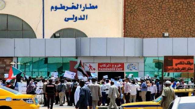 اليوم.. فتح مطار الخرطوم بعد أيام من إغلاقه بسبب انقلاب السودان