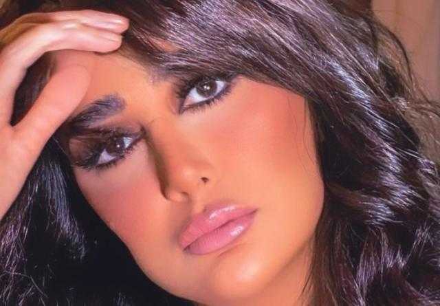 شاهد بالصور.. غادة عبد الرازق تصدم جمهورها بإطلالتها