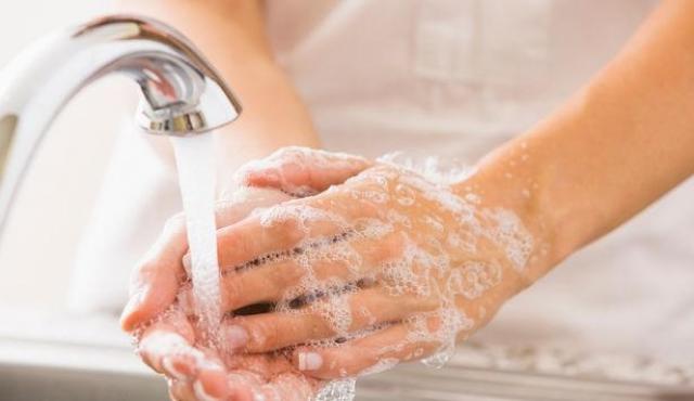 استخدام الصابون أثناء الاغتسال