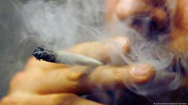 «سيجارة شاي ودقيق».. حقيقة تعاطي طالبين اعدادي للمخدرات