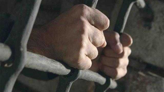 حبس 4 متهمين بتهمة الاتجار فى المخدرات بأكتوبر