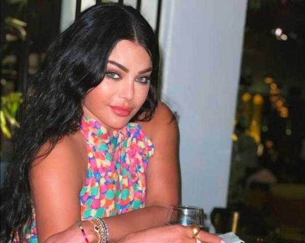 هيفاء وهبي تصل من لبنان لتلتقي بجمهورها في بورسعيد.. الليلة
