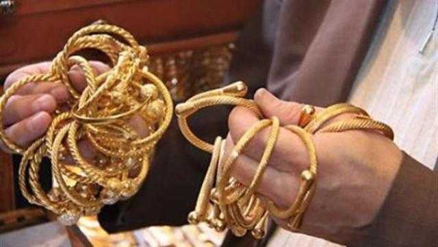 ما حكم أخذ الشبكة من الزوجة رغمًا عنها؟ «الإفتاء» تجيب