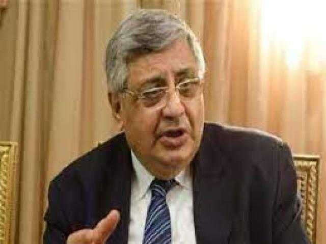 مستشار الرئيس للصحة يكشف حقيقة تغيير نظام الدراسة بسبب كورونا.. فيديو