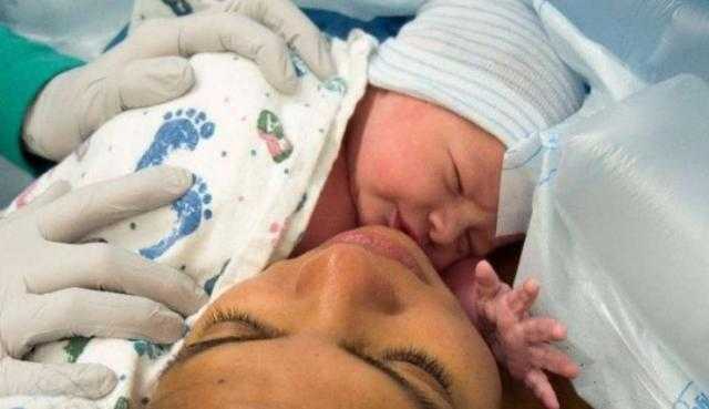 دار الإفتاء: المرأة التي تموت عند الولادة شهيدة وتُغسّل ويصلى عليها