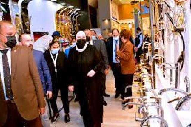 نيفين جامع: مصر تمتلك كافة المقومات لتكون مركزاً إقليمياً لصناعة وتصدير السيراميك